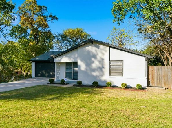 6832  Carioca Circle , Dallas Texas 75241