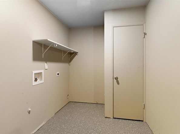 6832  Carioca Circle , Dallas Texas 75241