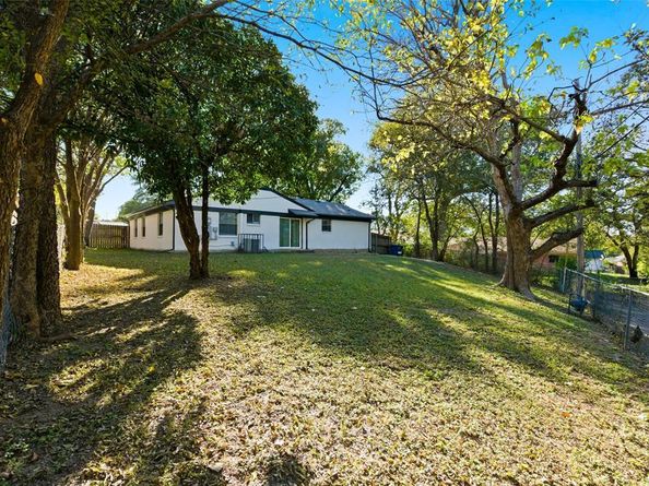 6832  Carioca Circle , Dallas Texas 75241