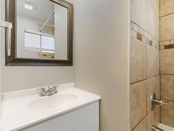 6832  Carioca Circle , Dallas Texas 75241