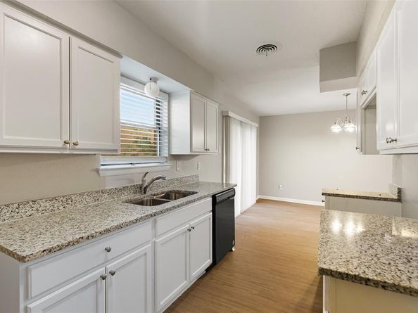 6832  Carioca Circle , Dallas Texas 75241