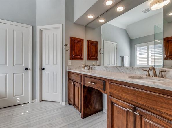 7915  Enclave Way , Dallas Texas 75218