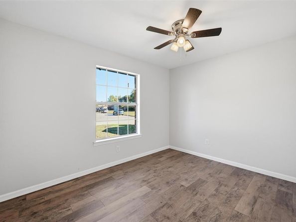 5608  Twin Oaks Drive , Haltom City Texas 76148