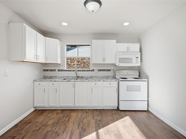 5608  Twin Oaks Drive , Haltom City Texas 76148