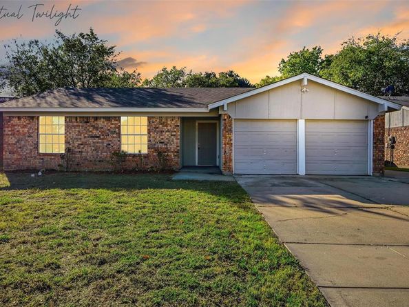 5608  Twin Oaks Drive , Haltom City Texas 76148