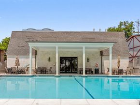 15912  Archwood Lane  1016, Dallas Texas 75248