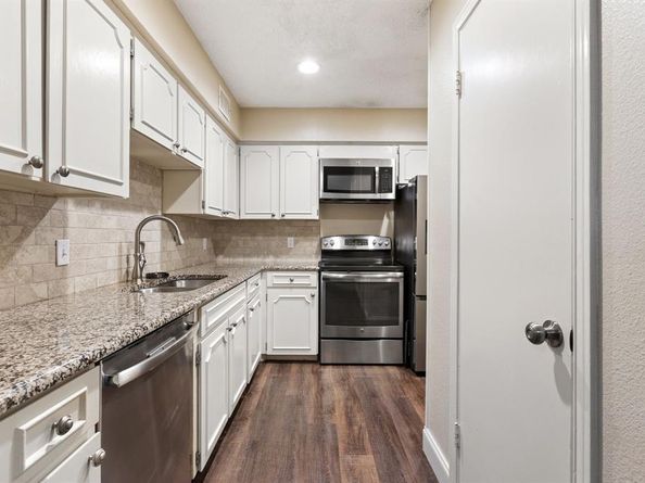 15912  Archwood Lane  1016, Dallas Texas 75248