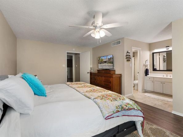 15912  Archwood Lane  1016, Dallas Texas 75248