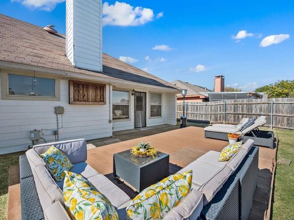 305  Maverick Trail , Oak Point Texas 75068