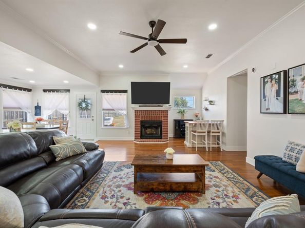 305  Maverick Trail , Oak Point Texas 75068