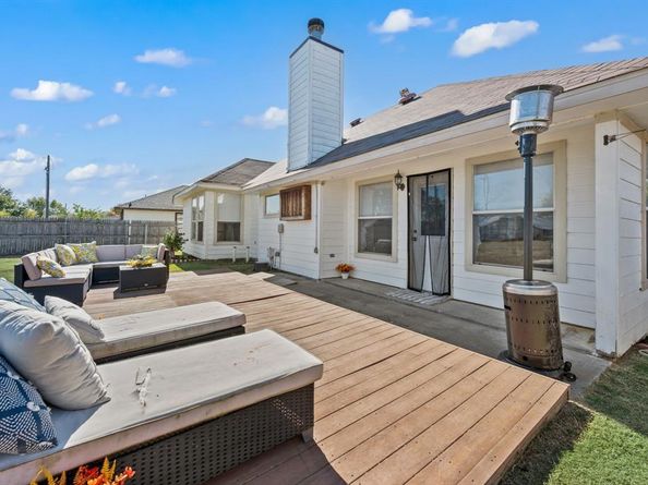 305  Maverick Trail , Oak Point Texas 75068