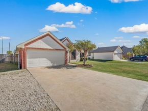 305  Maverick Trail , Oak Point Texas 75068