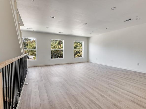 512 S Oconnor Road , Irving Texas 75060