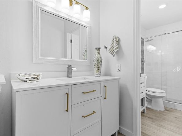 9005  La Prada Drive , Dallas Texas 75228