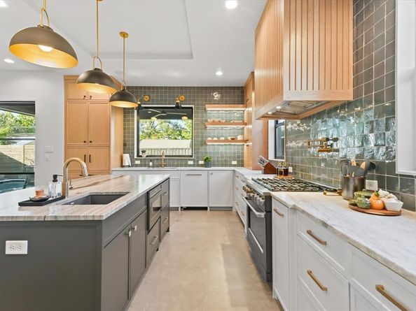 2637  Dixiana Drive , Farmers Branch Texas 75234