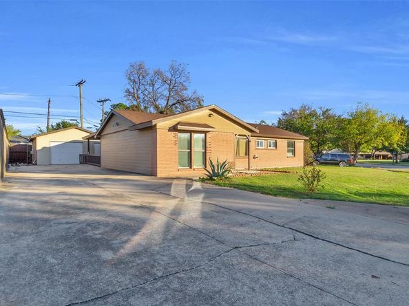 2606  William Brewster Drive , Irving Texas 75062