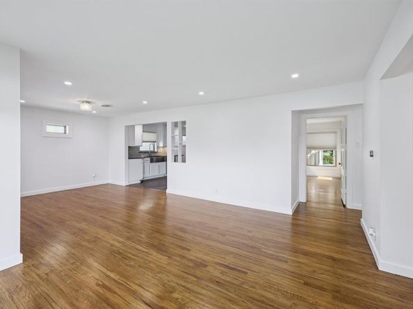 9918  Coldwater Circle , Dallas Texas 75228