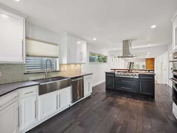 9918  Coldwater Circle , Dallas Texas 75228