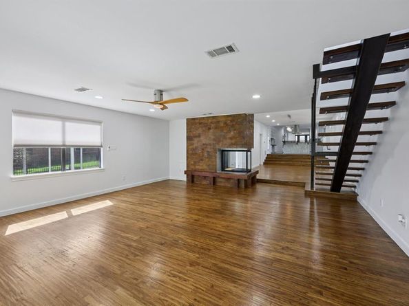 9918  Coldwater Circle , Dallas Texas 75228