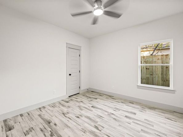 3707 N Elm Street , Fort Worth Texas 76106