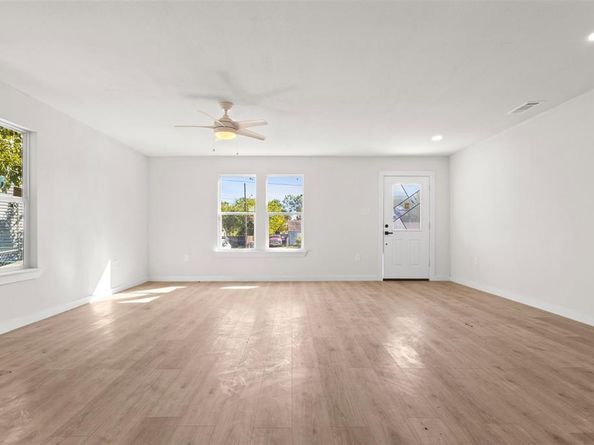 9625  Homeplace Drive , Dallas Texas 75217