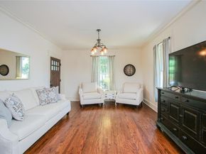 1951  College Avenue , Fort Worth Texas 76110