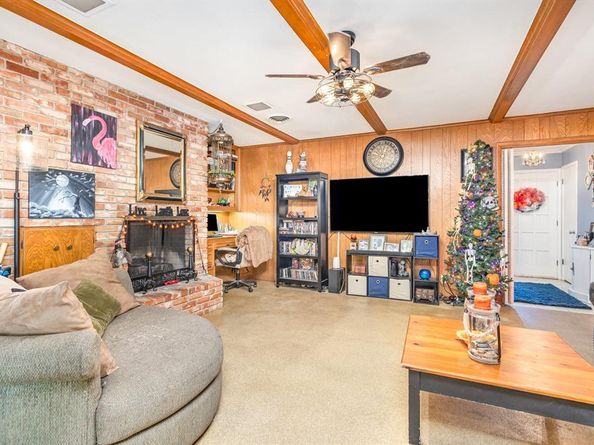 2015  Woods Drive , Arlington Texas 76010