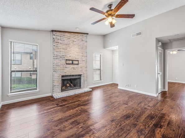 1204  Harwell Drive  2124, Arlington Texas 76011