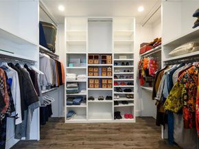 3817  Meadowdale Lane , Dallas Texas 75229