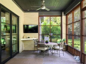 3817  Meadowdale Lane , Dallas Texas 75229