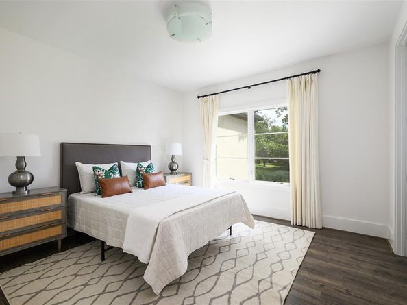 3817  Meadowdale Lane , Dallas Texas 75229