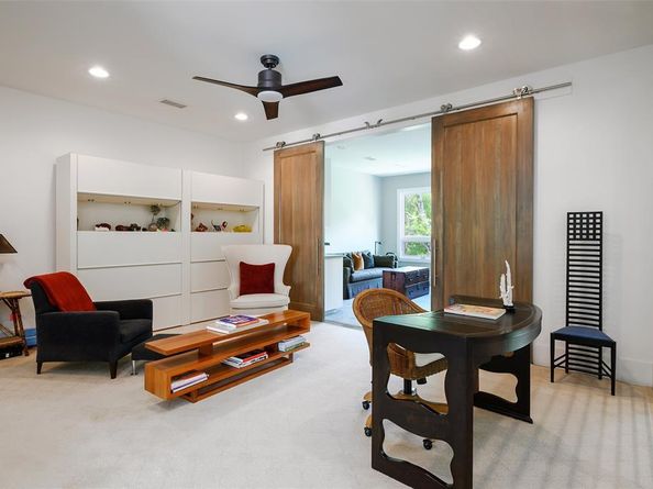 3817  Meadowdale Lane , Dallas Texas 75229