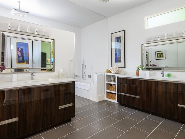 3817  Meadowdale Lane , Dallas Texas 75229