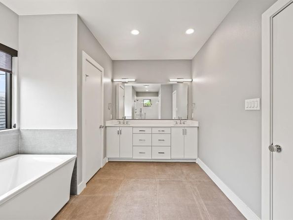 3866  Lively Lane , Dallas Texas 75220