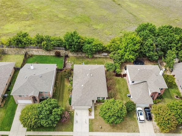 1021  Willow Tree Drive , McKinney Texas 75071