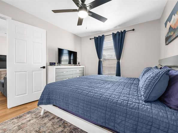 1712  Crest Point Drive , Arlington Texas 76012