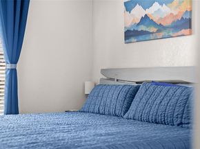 1712  Crest Point Drive , Arlington Texas 76012