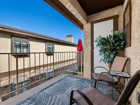 1712  Crest Point Drive , Arlington Texas 76012