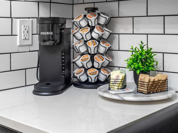 1712  Crest Point Drive , Arlington Texas 76012