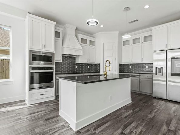 1916  Shaw Street , Dallas Texas 75212