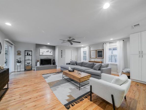 2430  Springhill Drive , Dallas Texas 75228