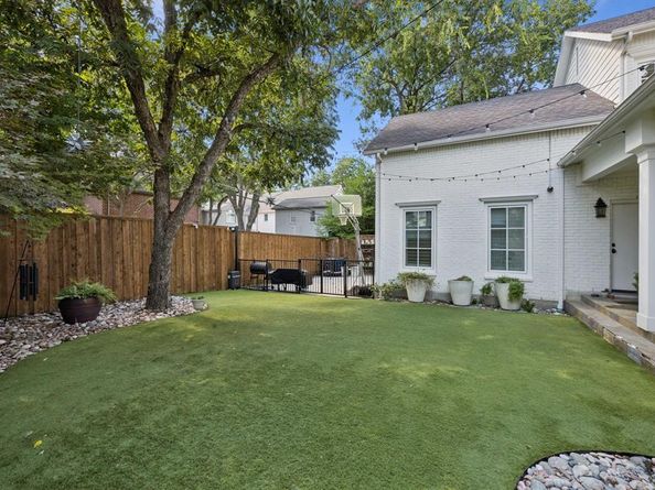 7518  Centenary Avenue , Dallas Texas 75225