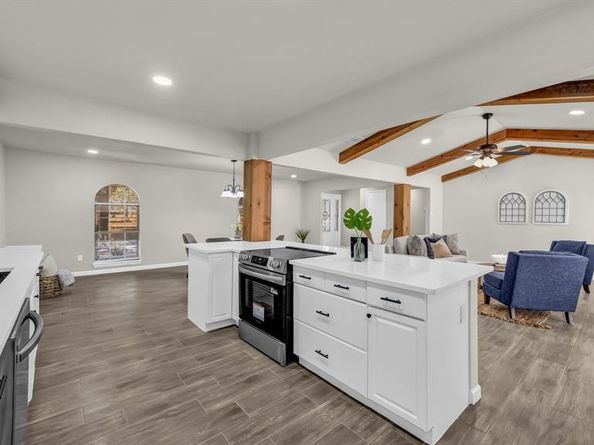 11001  Oak Grove Road S, Burleson Texas 76028