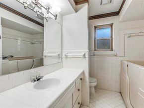 2271  Homeway Circle , Dallas Texas 75228