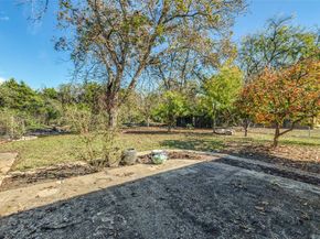 2271  Homeway Circle , Dallas Texas 75228