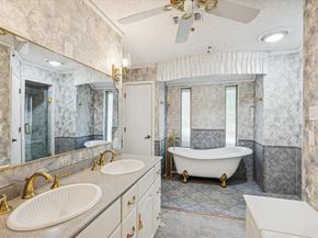 805  Newport Road , Fort Worth Texas 76120