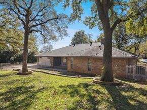 805  Newport Road , Fort Worth Texas 76120
