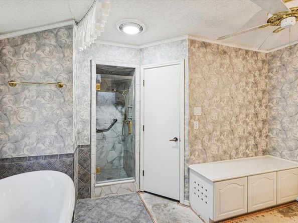 805  Newport Road , Fort Worth Texas 76120