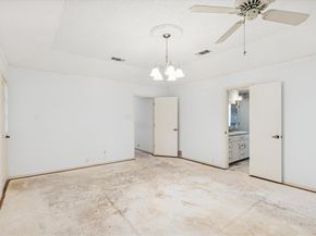 805  Newport Road , Fort Worth Texas 76120