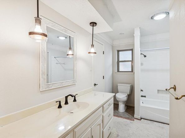 805  Newport Road , Fort Worth Texas 76120